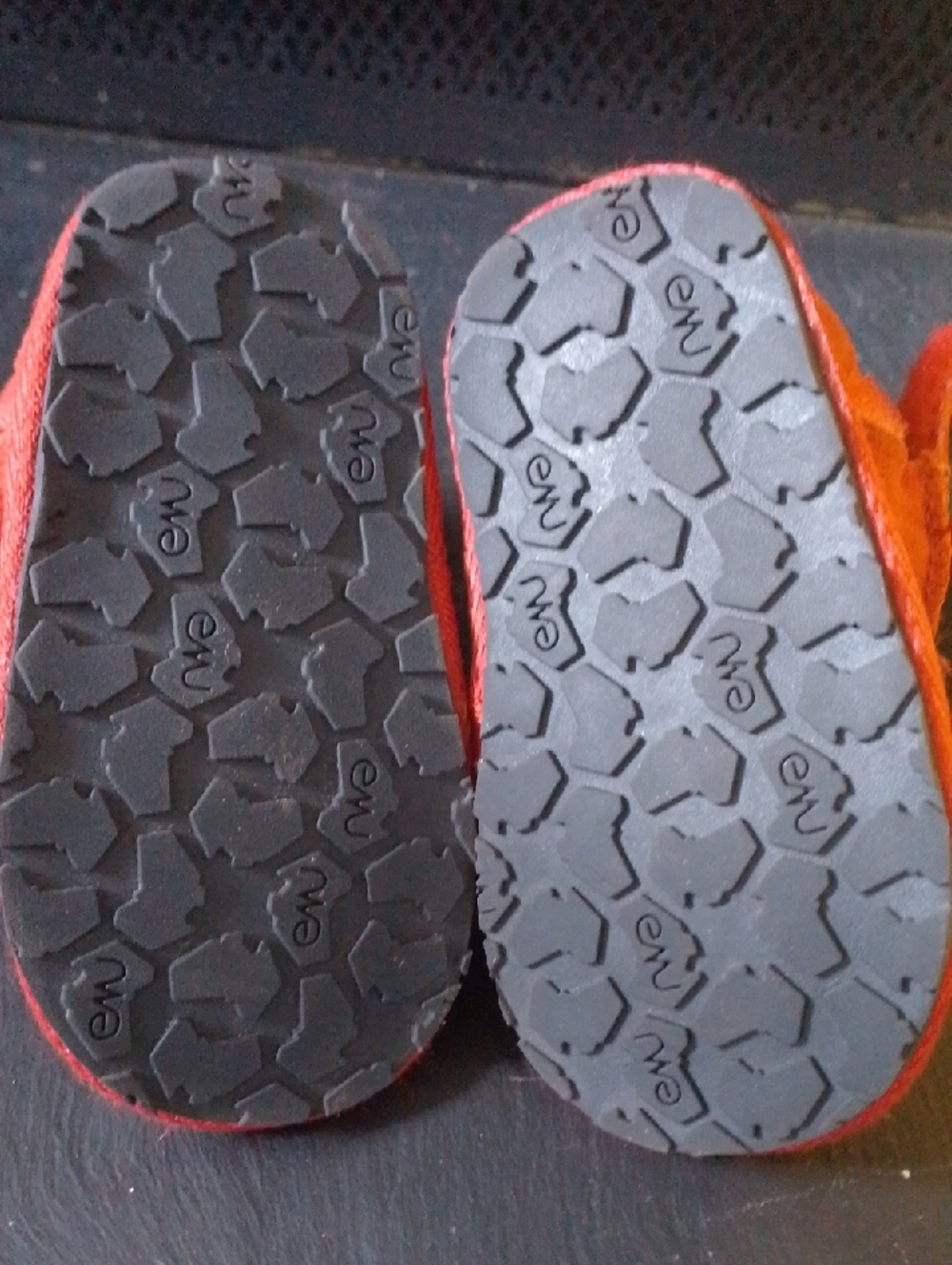 Emu Lady Bug Ugg Boots 100% Merino Wool Sherling Lining Suede Upper Baby 6-12 M - Picture 10 of 10